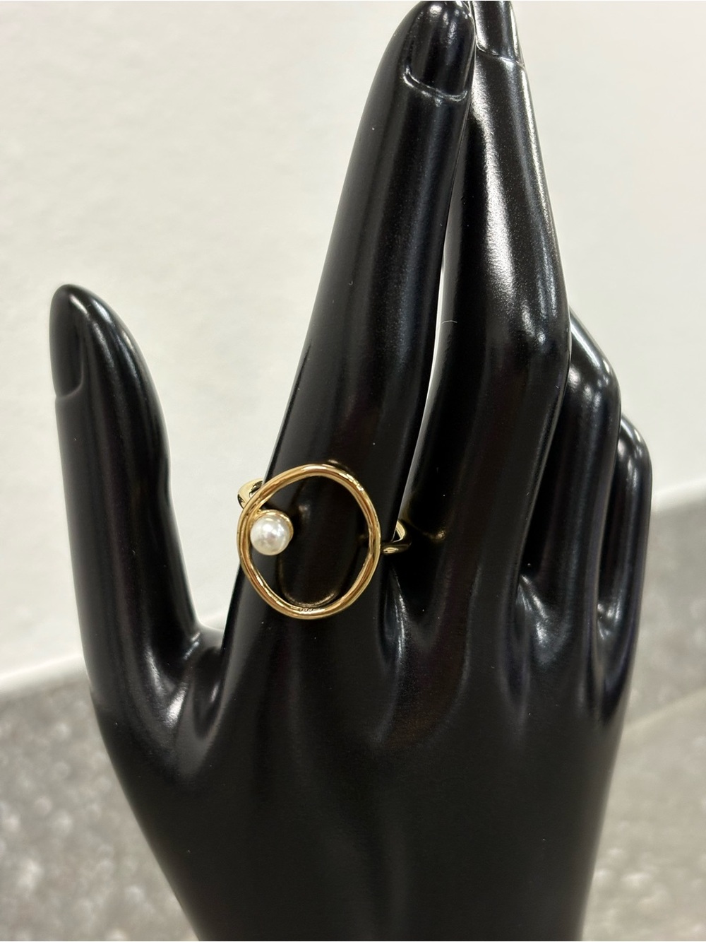 Plunder Design Harper Kate Gold Tone Pearl Statement Ring - Picture 4 of 5